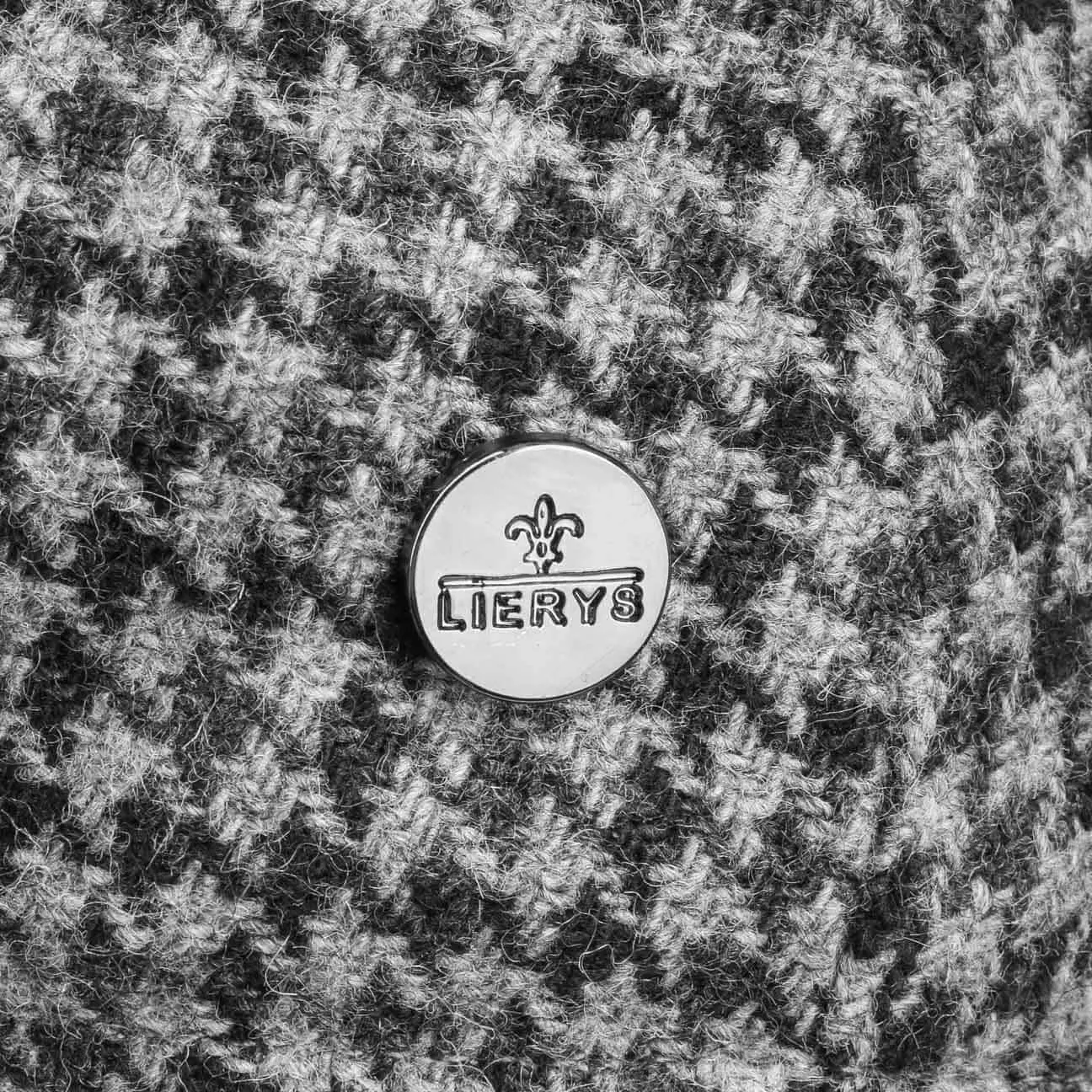 Britain Houndstooth Flat Cap by Lierys